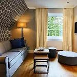 Fuchsbau Romantik & Restaurant & Fox Bar Hotel 4*
