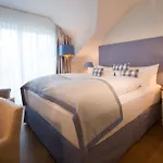 Fuchsbau Romantik & Restaurant & Fox Bar Hotel 4*