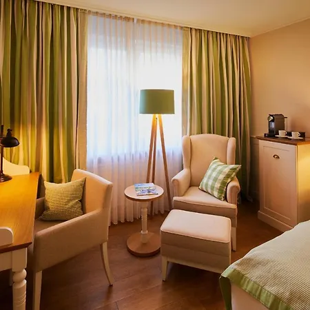 Fuchsbau Romantik & Restaurant & Fox Bar Szálloda 4*