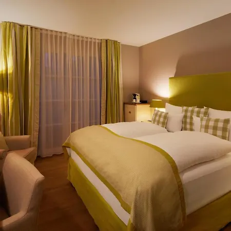 Fuchsbau Romantik & Restaurant & Fox Bar Hotell 4*