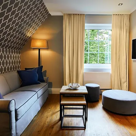 Fuchsbau Romantik & Restaurant & Fox Bar מלון 4*