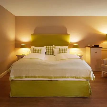 Fuchsbau Romantik & Restaurant & Fox Bar