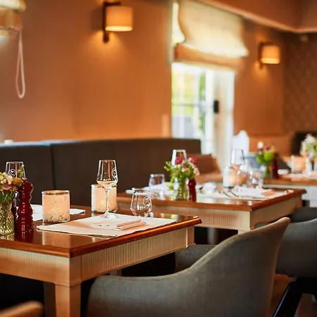 Fuchsbau Romantik & Restaurant & Fox Bar Hotell 4*