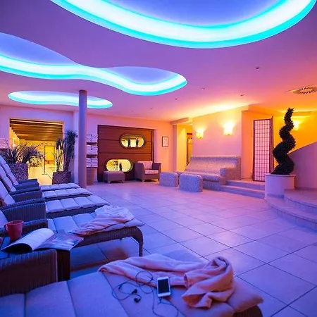 Fuchsbau Romantik & Restaurant & Fox Bar Hotell 4*