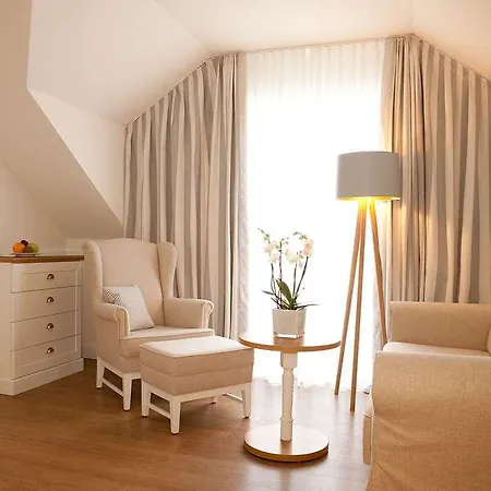 Fuchsbau Romantik & Restaurant & Fox Bar 4* Timmendorfer Strand