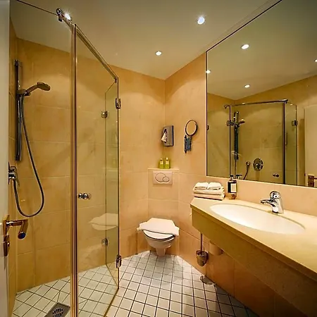 Fuchsbau Romantik & Restaurant & Fox Bar מלון 4*