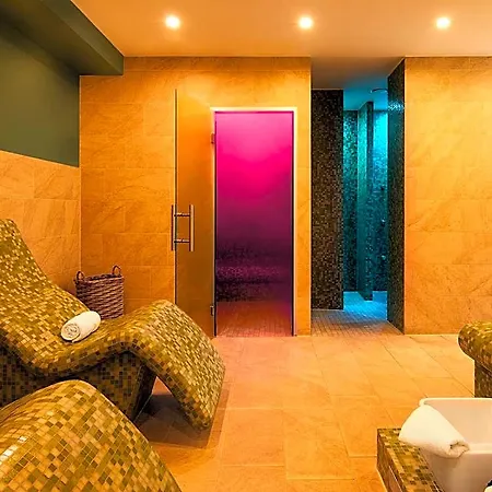 מלון Fuchsbau Romantik & Restaurant & Fox Bar 4*