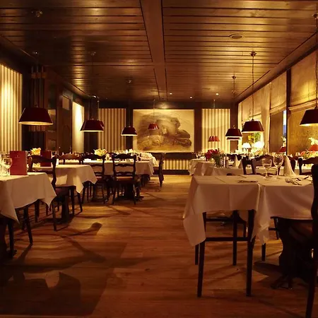 Fuchsbau Romantik & Restaurant & Fox Bar Hotell 4*