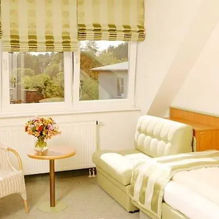 Fuchsbau Romantik & Restaurant & Fox Bar Hotell