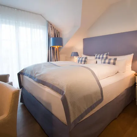 Fuchsbau Romantik & Restaurant & Fox Bar Hotell 4*