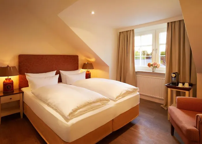 Fuchsbau Romantik & Restaurant & Fox Bar Hotel Timmendorfer Strand