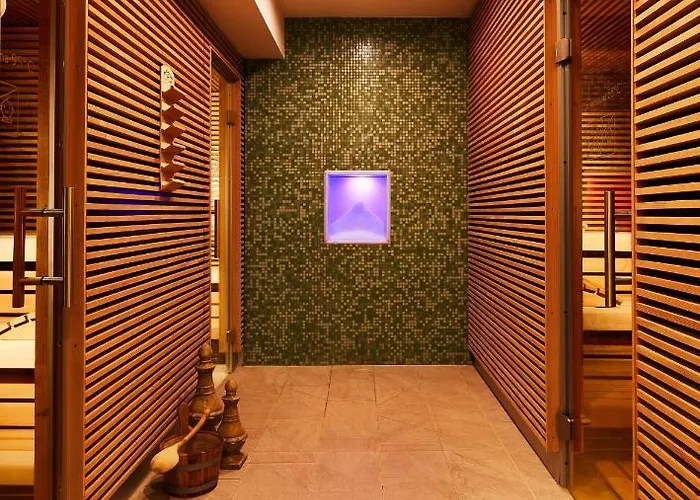 Hotel Fuchsbau Romantik & Restaurant & Fox Bar 4*