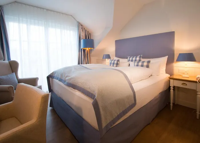 Fuchsbau Romantik & Restaurant & Fox Bar Hotel 4*